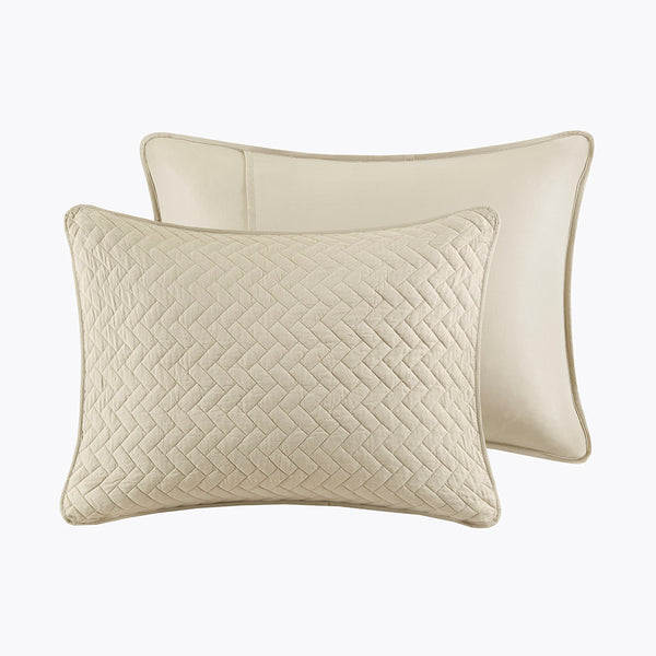 English Elm Queen Hampton Hill Velvet Touch Oversized Quilted 3-Piece Set — Plush Herringbone, Brushed Softness, Machine Washable B035129011