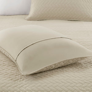 English Elm Queen Hampton Hill Velvet Touch Oversized Quilted 3-Piece Set — Plush Herringbone, Brushed Softness, Machine Washable B035129011