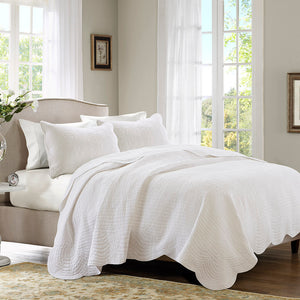 English Elm 3 Piece Reversible Scalloped Edge Quilt Set with Cotton Fill Microfiber Face Antimicrobial Freshness Protection for Full/Queen Bedding Chic Farmhouse Elegance White 17.72 L x 15.35 W x 6.3 H B03597387