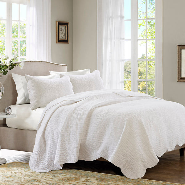 English Elm 3 Piece Reversible Scalloped Edge Quilt Set with Cotton Fill Microfiber Face Antimicrobial Freshness Protection for Full/Queen Bedding Chic Farmhouse Elegance White 17.72 L x 15.35 W x 6.3 H B03597387