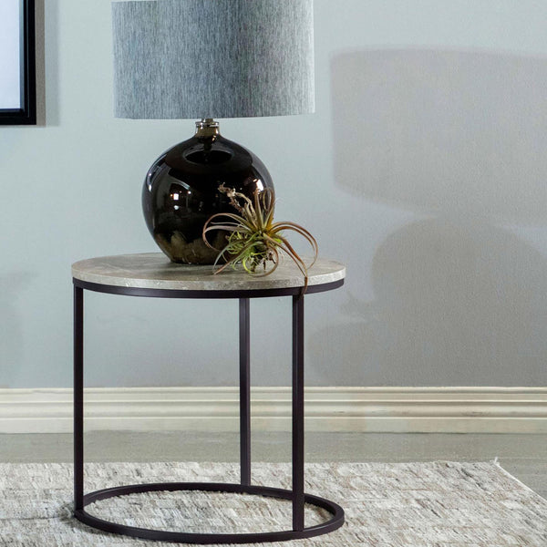 English Elm Grey Grey Faux Marble End Table with Gunmetal Base — Elegant Hanover Accent Table, 23" Round Top B062P153603