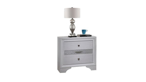 English Elm Traditional Matrix Full 4PC Bedroom Set in White Wood with Storage Drawers, Dresser & Mirror Elegance B009S01343
