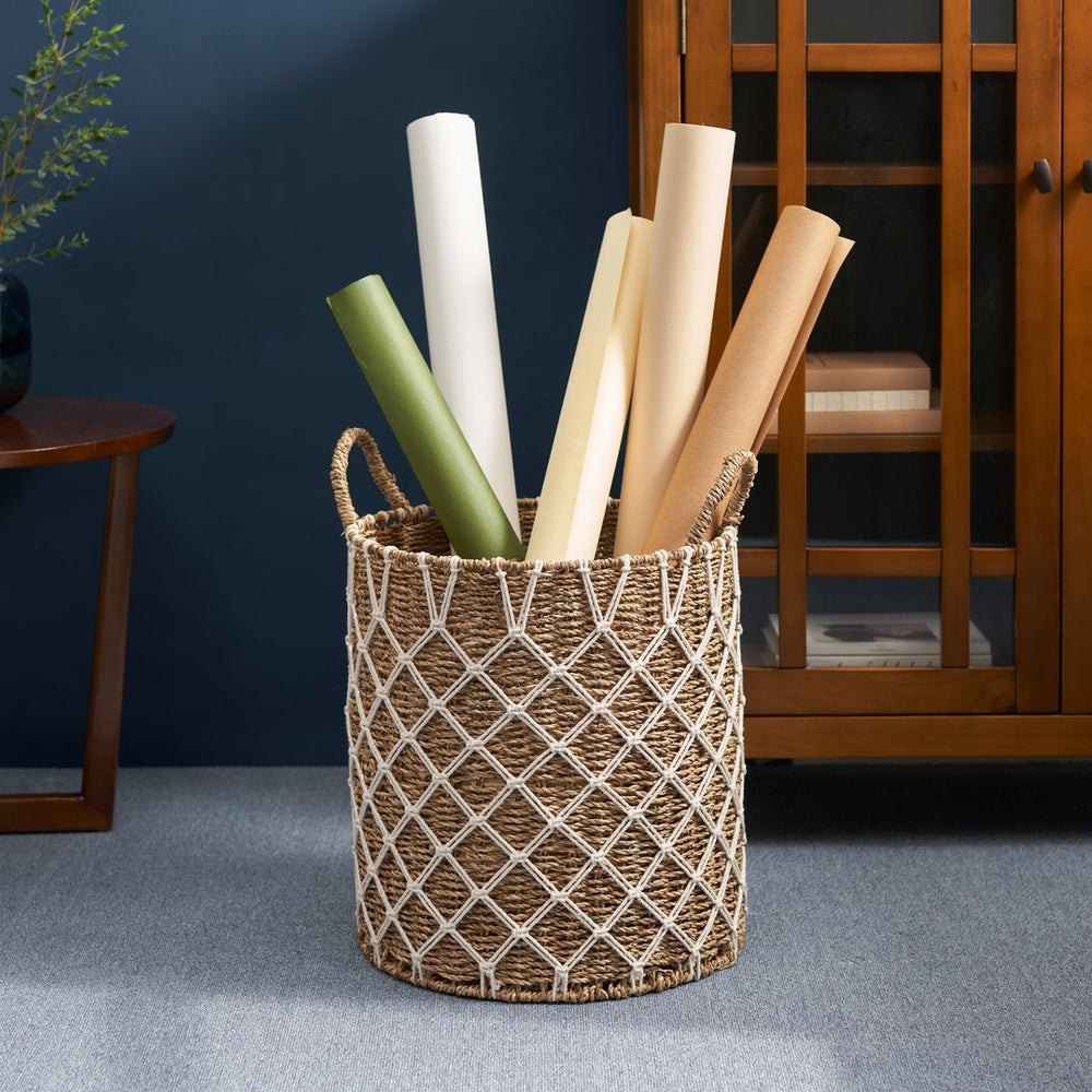 English Elm Hubertus Round Water Hyacinth Basket with Handles, Sturdy Seagrass Weave for Stylish Home Storage (16x16x17) B093P169704
