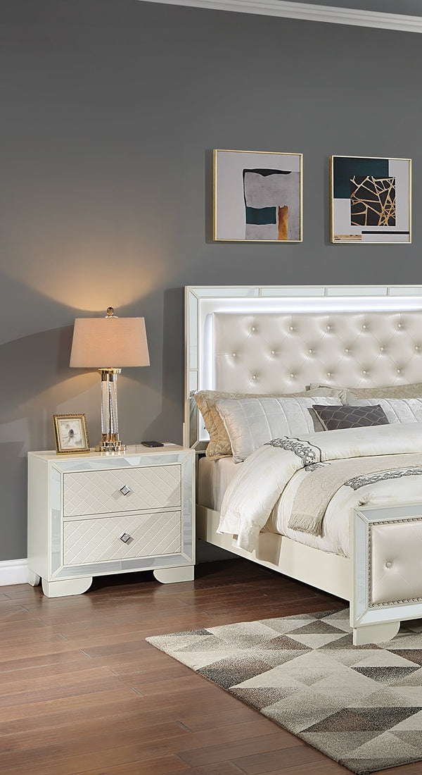 English Elm Classic Luxury Look Nightstand with Wireless Charging, Mirrored Frame, Diamond Drawer Design, Spacious Storage Cream 21 L x 31 W x 32 H B011P182673