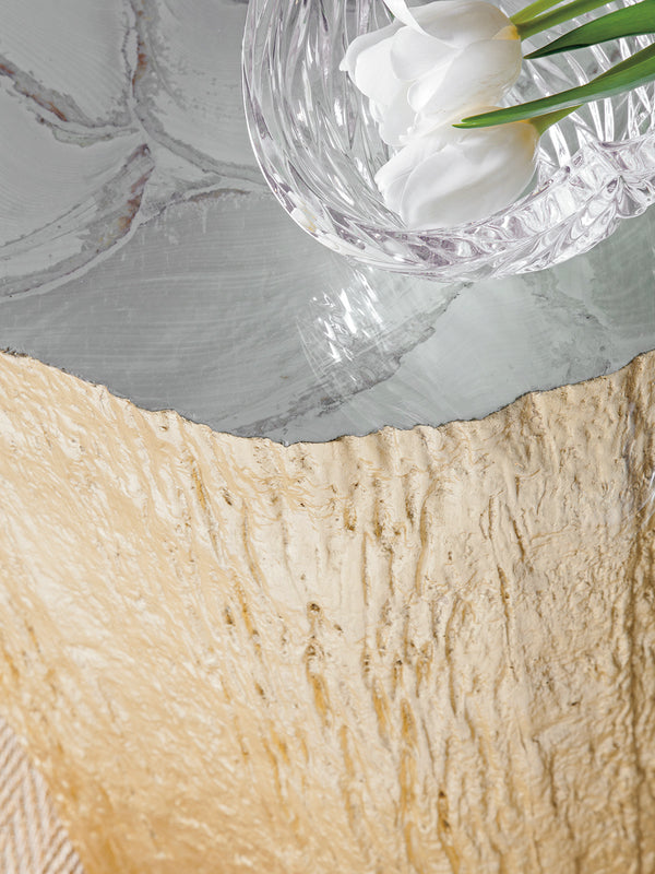 Lexington Artistica Home Trunk Round Dining Table With Stunning Glass Top And Unique Fossilized Clam Shell Inlay Design Gold Wood 2036-870-56c