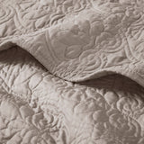 Quebec Traditional Oversized Quilted Throw