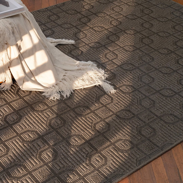 Capel Rugs Julian Eco-friendly Sisal Rug With Interlocking Square Pattern For Stylish Home Décor Solutions Graphite 100% Natural Sisal 2210rs09001200340