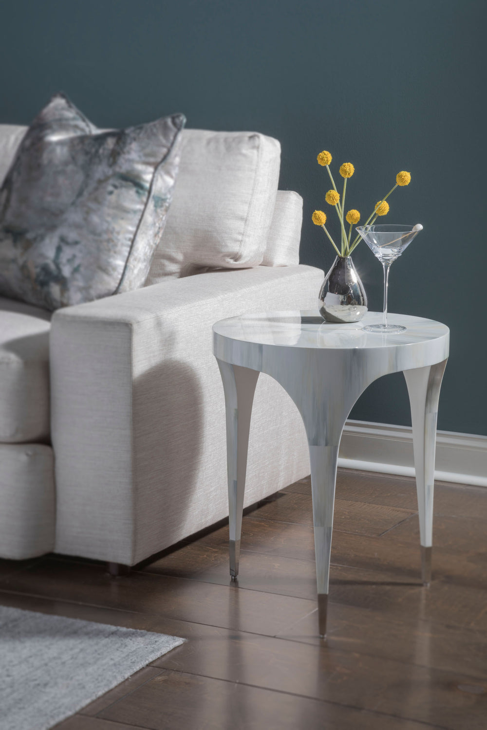 Lexington Artistica Home Bello Round Spot Table - Stunning Faux Horn Design With Unique Finishes For A Contemporary Home Décor Creamy White Wood 2243-950