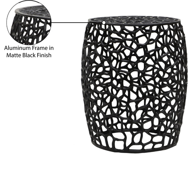 Meridian Furniture Priya Woven Lattice Aluminum End Table Sculptural Matte Accent for Modern Living 224Black-E