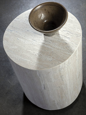 Lexington Artistica Home Cassio Contemporary Drum Spot Table With Unique White Vein Travertine And Silver Iron Finish Creamy White Wood 2317-950