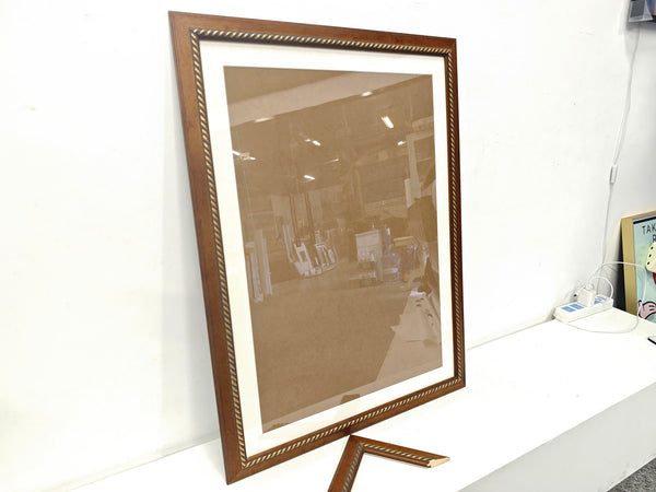 English Elm 24x32 Solid Wood Picture Frame with Replaceable Canvas, Organic Acrylic Glass, Elegant Wall Art Decor Brown T3976P383249