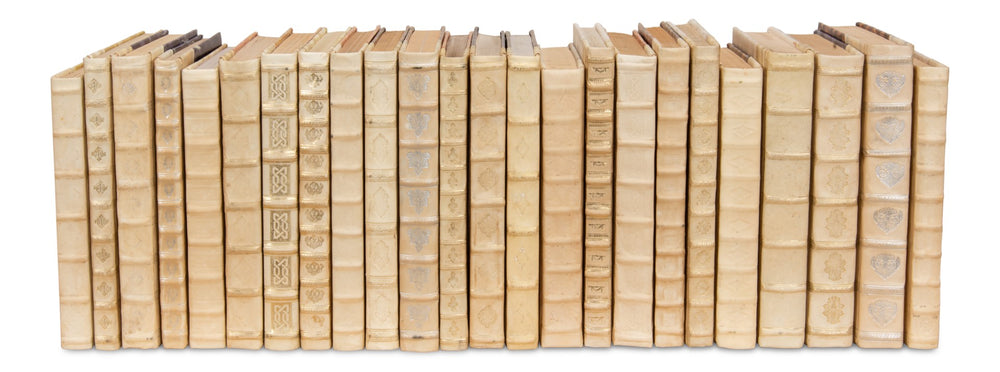 Sarreid White Leather & Paper Books Set Of 24 - Elegant Stitched Closure For Stylish Organization & Design Ivory  24902