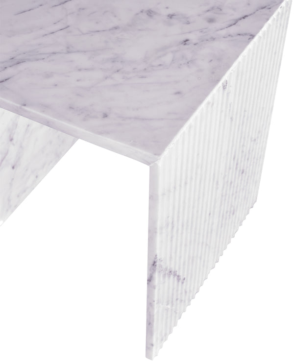 Lucca White End Table 250White-ET Meridian Furniture