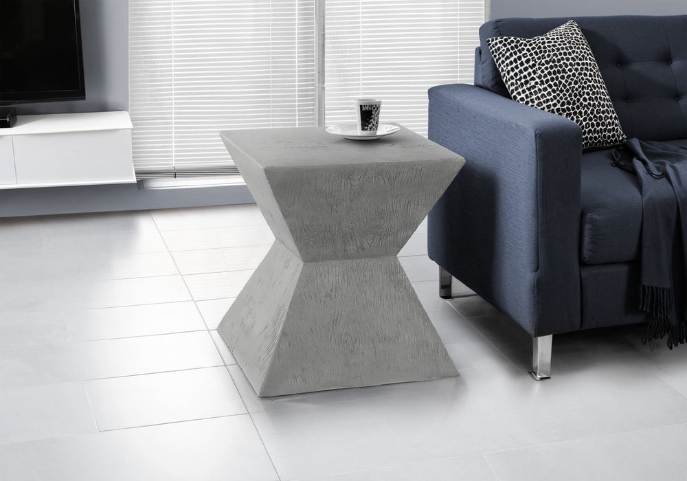 English Elm Accent Side Table Grey Wood Grain Magnesium Oxide Build for Indoor Outdoor Use B2710P461682