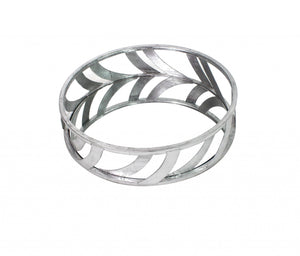 Homeroots 14" Silver Round Metal Geometric Vanity Tray   274455