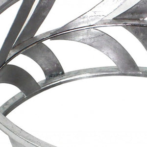 Homeroots 14" Silver Round Metal Geometric Vanity Tray   274455