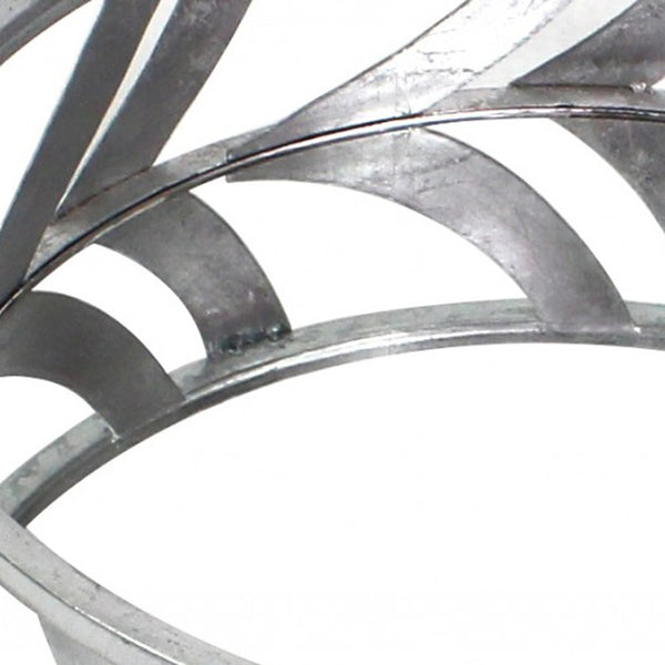 Homeroots 14" Silver Round Metal Geometric Vanity Tray   274455