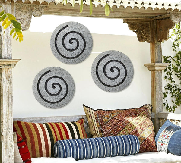 Homeroots 19" X 19" X 2" Gray Round Modern Spiral Wall Art  Sandstone 274932