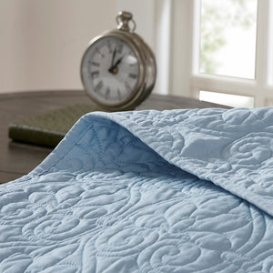 English Elm Reversible Madison Park Quebec Quilt Set Full/Queen with Prewashed Cotton Fill, Antimicrobial Freshness, Textured Cottage Style Blue 17.72 L x 15.35 W x 7.09 H B03597481