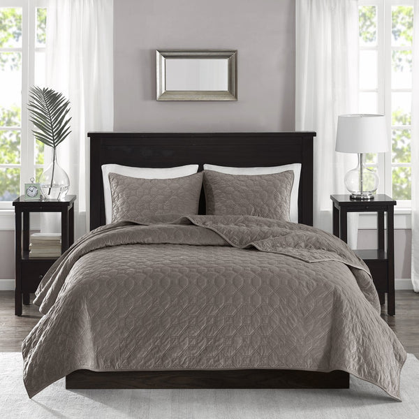 English Elm 3 Piece Velvet Quilt Set Full/Queen with Geometric Quilt Design, Antimicrobial Finish for Fresh Comfort taupe 17.72 L x 16.14 W x 7.09 H B03597473