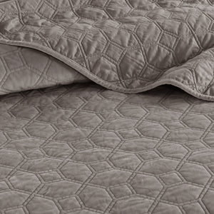English Elm 3 Madison Park Harper Velvet Quilt Set King/Cal King Soft Geometric Quilted Texture Antimicrobial Finish taupe 17.72 L x 16.14 W x 8.27 H B03597474