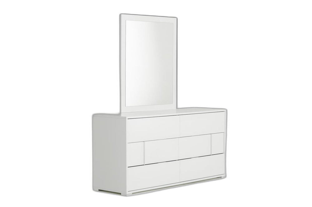 Homeroots 61" White Six Drawer Double Dresser  Manufactured Wood 282629