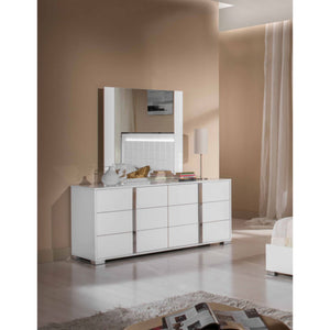 Homeroots Minimalist White 6 Drawer Dresser  Manufactured Wood 282678