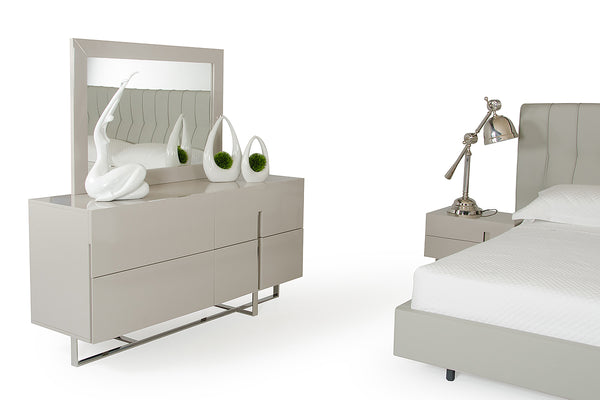 Homeroots Minimalist Light Gray 3 Drawer Dresser  Manufactured Wood 282962