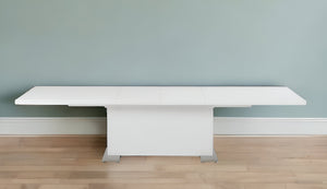 Homeroots 39" White Folding Pedestal Base Dining Table  Mdf 283320