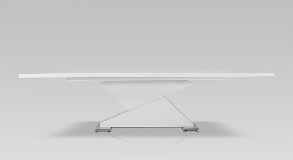 Homeroots 30" White Mdf And Steel Dining Table  Mdf 283322