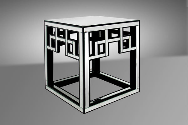 Homeroots 26" Mirrored Glass And Mdf End Table   283910