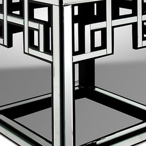 Homeroots 26" Mirrored Glass And Mdf End Table   283910
