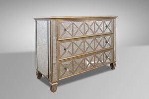 Homeroots 34" Mirrored Glass And Mdf Dresser With 3 Drawers  Glass 283912