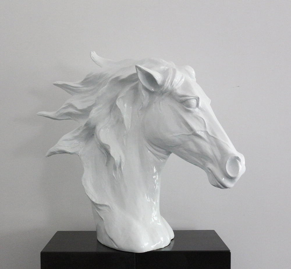 Homeroots 11" White Polyresin Horse Head Sculpture  Polyresin 284033