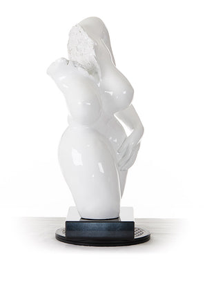 Homeroots 23" White Ceramic Bust  Ceramic 284058