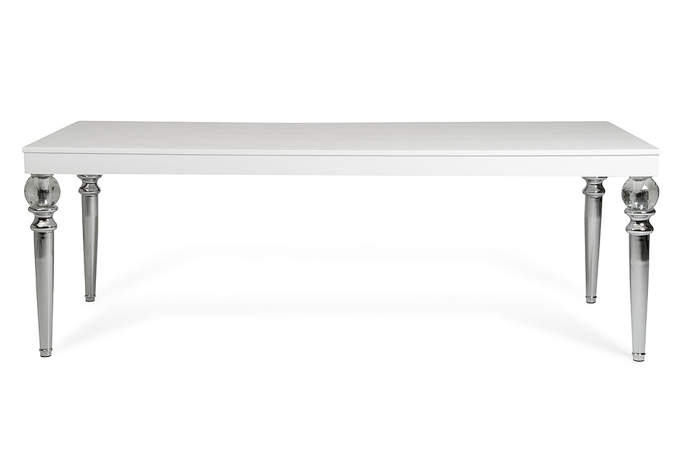 Homeroots 31" White Crocodile Dining Table With Crystal Clear Legs  Crystal 284182