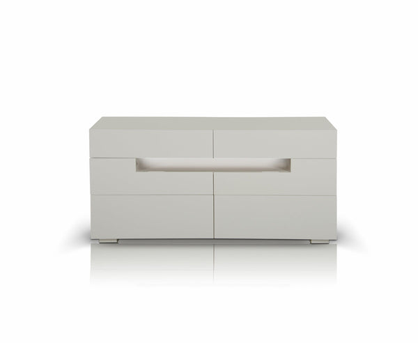 Homeroots 28" White Mdf Dresser  Manufactured Wood 284431