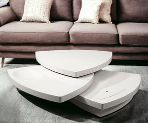 Homeroots 12" White Fiberglass Tiered Coffee Table   284494