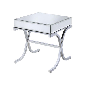 Homeroots 22" Silver And Clear Glass Square Mirrored End Table   286043