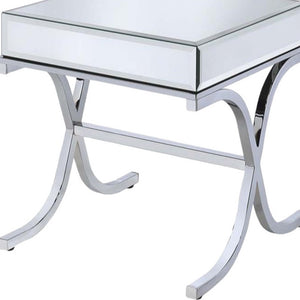 Homeroots 22" Silver And Clear Glass Square Mirrored End Table   286043