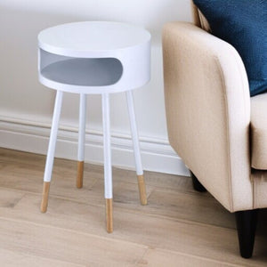 HomeRoots 26" Solid Wood Round End Table with Stylish Shelf – Retro Charm Meets Modern Functionality! White 286360