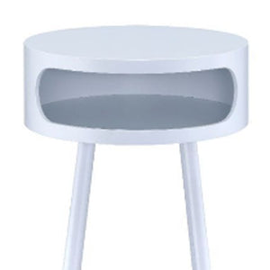 HomeRoots 26" Solid Wood Round End Table with Stylish Shelf – Retro Charm Meets Modern Functionality! White 286360