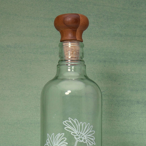 English Elm Daisy Glass Water Bottle 750ml with Natural Wooden Stopper, Ergonomic Grip, Clear Stylish Design B346P327362