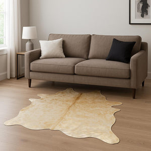 HomeRoots 6' X 7' Luxurious Cowhide Print Area Rug - Soft, Textured Beauty for Modern and Rustic Interiors Natural/Gold 293171
