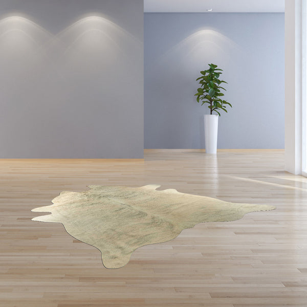 Homeroots 6' X 7' Light Taupe And Brown Exotic Cowhide  Rug  Cowhide 293177