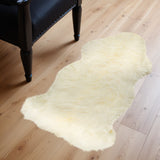 Homeroots 2' X 3' White Natural New Zealand Sheepskin Wool Area Rug Natural Genuine Sheepskin 293188