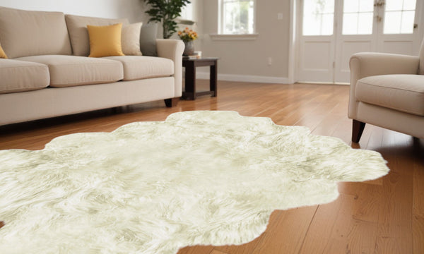 Homeroots 6' X 8' Natural New Zealand Sheepskin Area Rug  Genuine Sheepskin 293195