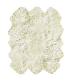 Homeroots 6' X 6' Natural Sheepskin Non Skid Area Rug  Genuine Sheepskin 293197