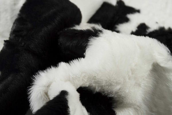 Homeroots 5' X 8' Black And White Hand Knotted Area Rug   294244