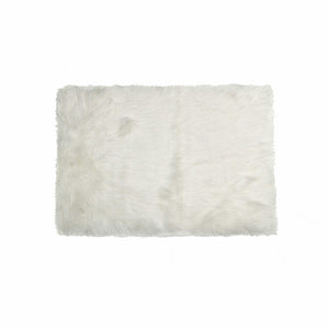 Homeroots 5' X 8' Off White Faux Fur Flokati Area Rug  Faux Fur 294255